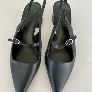 Chic Black Slingback Heels